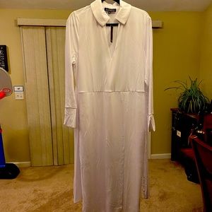 NWT White faux wrap dress with collar